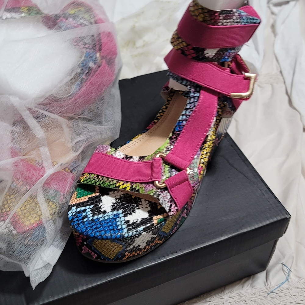 Women platform sandals